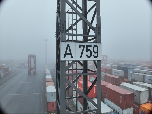 Drone inspection of harbour crane gantry structure — auristec GmbH